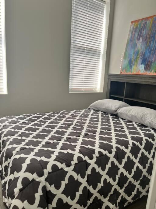 Breeze On Monmouth Apartment Newport Bagian luar foto