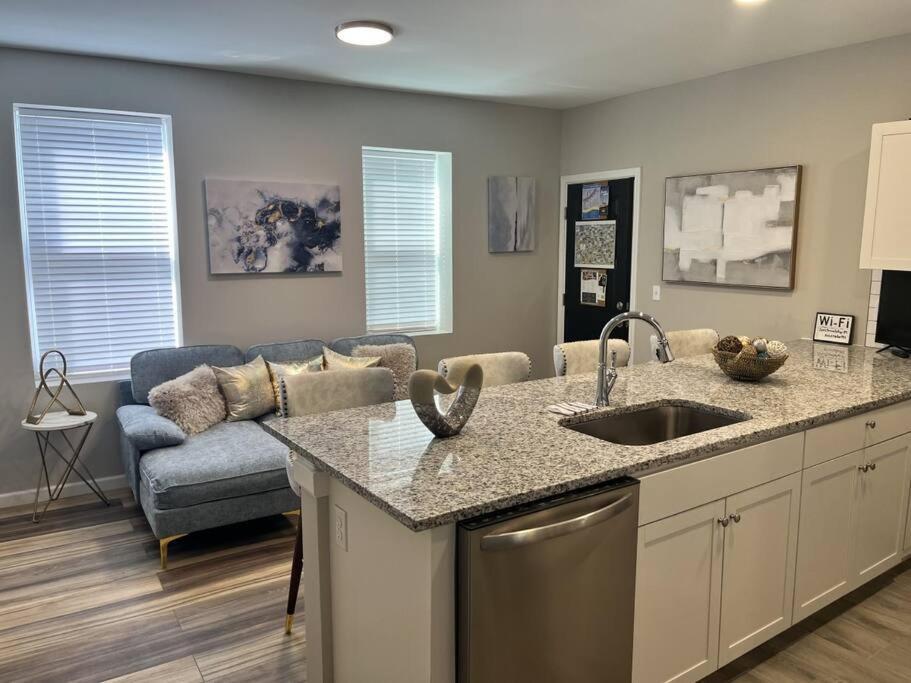Breeze On Monmouth Apartment Newport Bagian luar foto